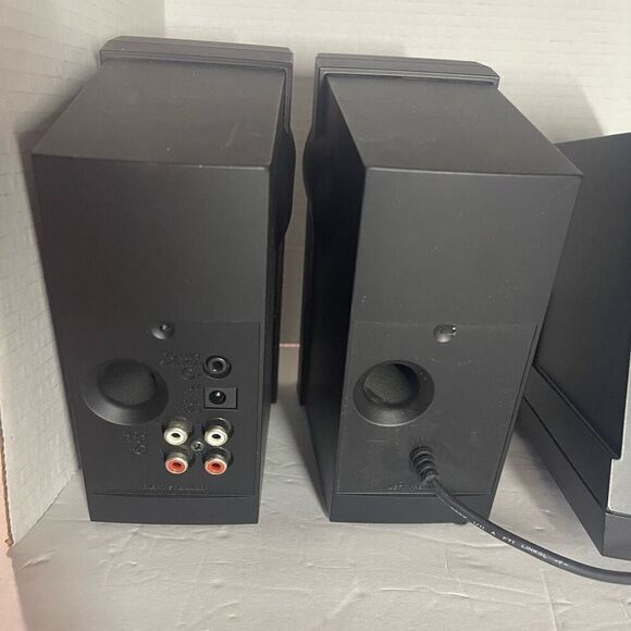 Bose Companion 2 Series Multimedia Speaker System (Black) - Tested 4 Speakers - Picture 9 of 10